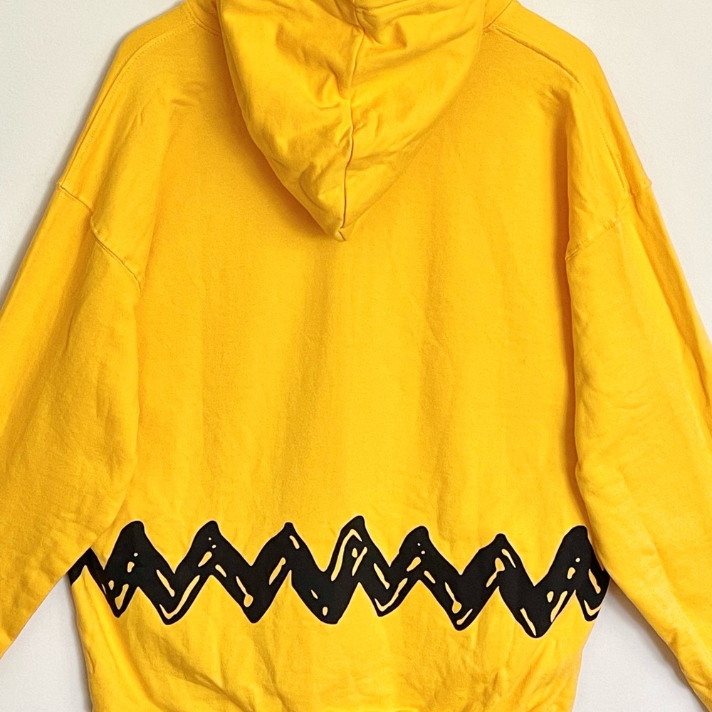 Cedar Fair Peanuts Charlie Brown Yellow Black Hoodie Adult size XL - Picture 8 of 10